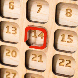 Фигурка из дерева 